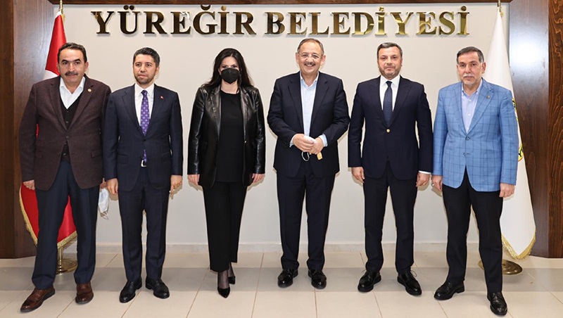 Başkan Özhaseki, Yüreğir Belediyesi’ni Ziyaret Etti