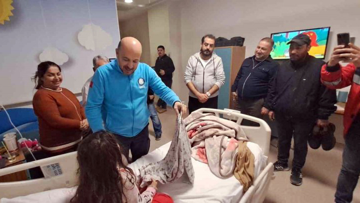 İl Sağlık Müdürü Nacar, yaralı kurtulan vatandaşları hastanede ziyaret etti
