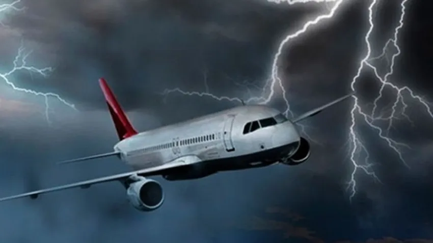 Adanalı Yolcular Ölümün Eşiğinden Döndü: Yıldırım Düşen Uçakta Büyük Panik