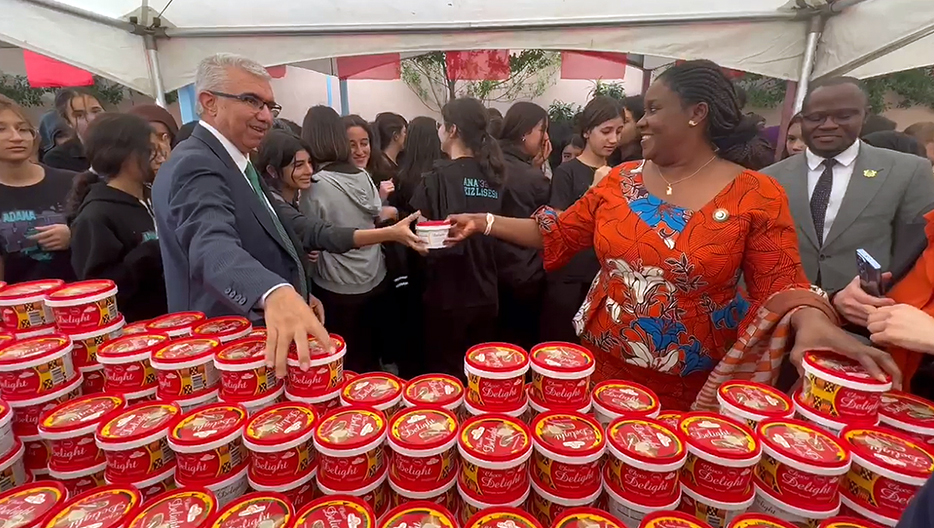 Gana, deprem bölgesine çikolata bağışı yaptı…