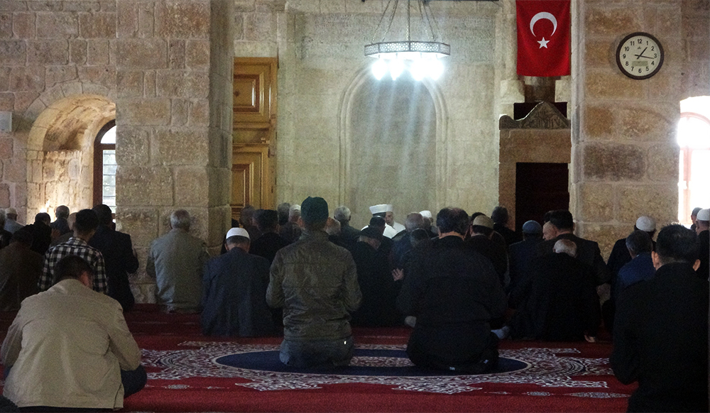 Tarihi camide Filistin için dua edildi