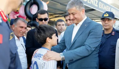 Vali Yavuz esnafın talep ve sorunlarını dinledi.