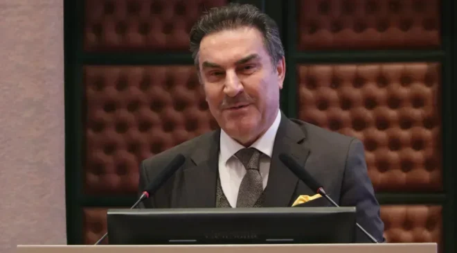 Prof. Dr. Zakir Avşar: ''Muhalefet çamurda oynarken neden sosyal konut?''